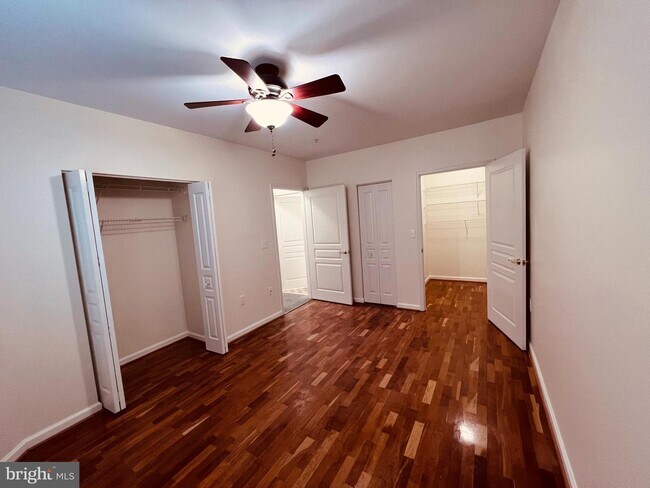 Building Photo - 2204 Westcourt Ln