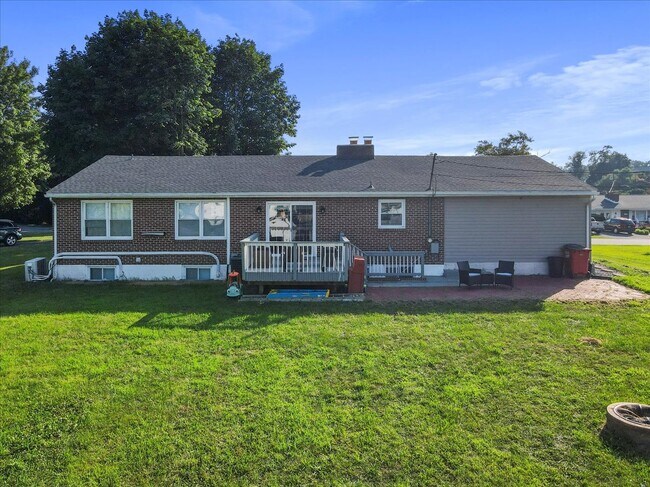 Building Photo - 13715 Dixie Dr