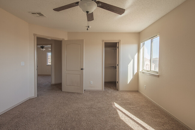 Building Photo - STYLISH NORTHEAST EL PASO HOME FOR RENT