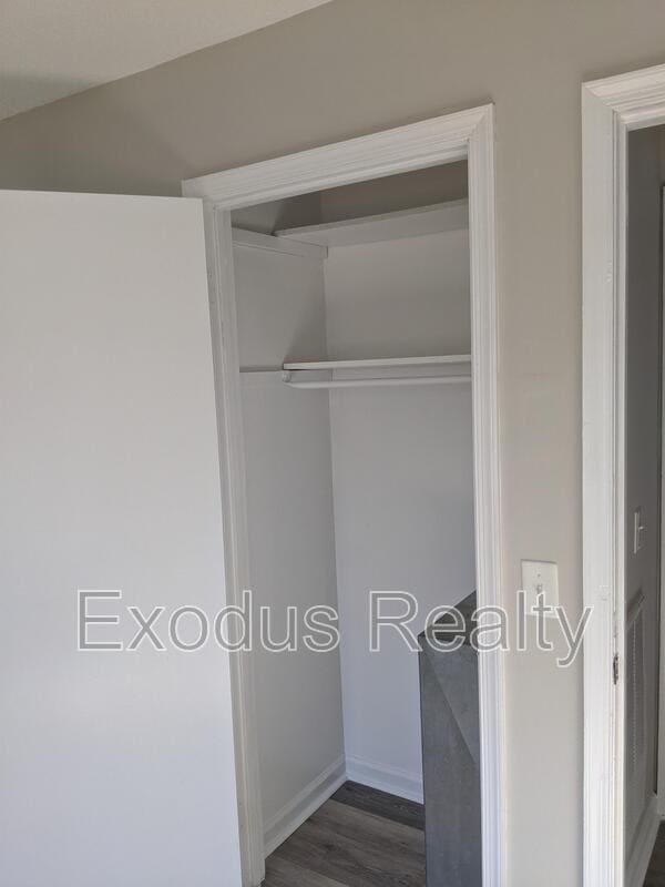 Building Photo - 401 Hickory Ave