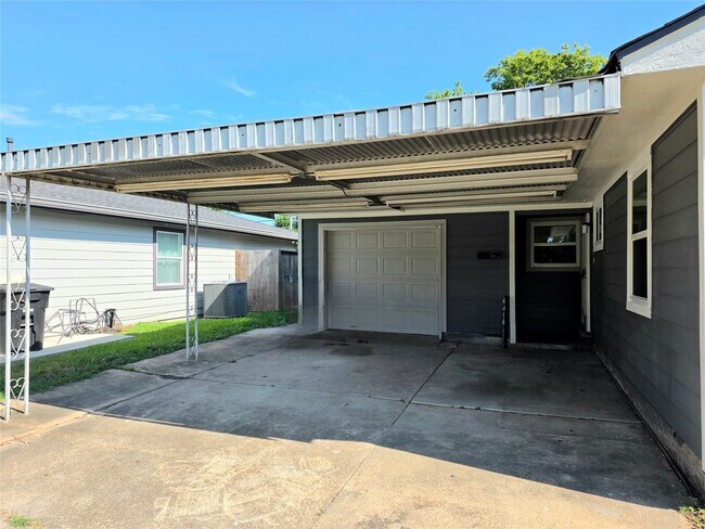 Building Photo - 6414 Granite St