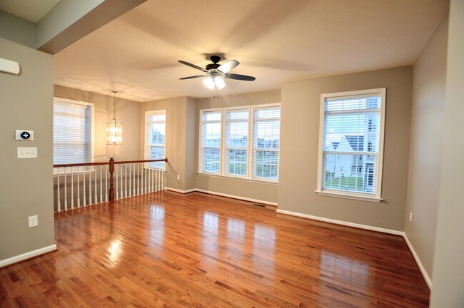 Building Photo - 3702 Sun Pl