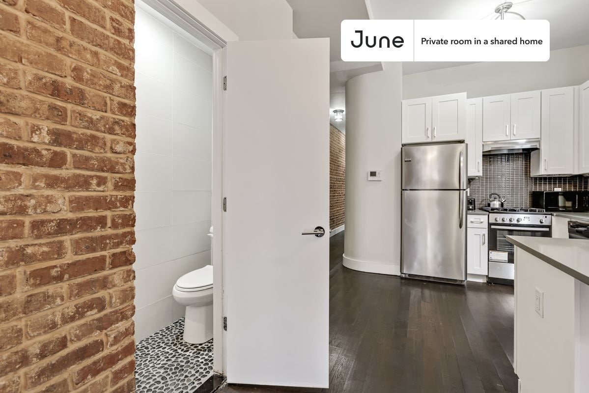 Building Photo - Room in Shared 4 bed/2 bath home in Crown Heights