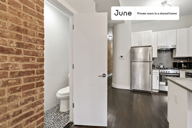 Building Photo - Room in Shared 4 bed/2 bath home