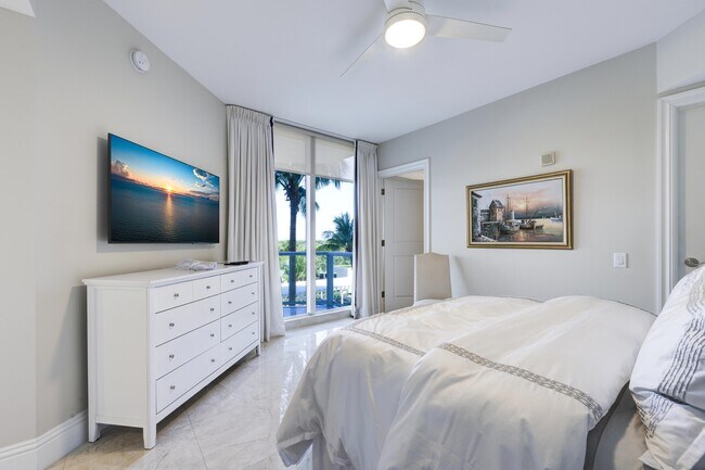 Building Photo - 2700 N Ocean Dr