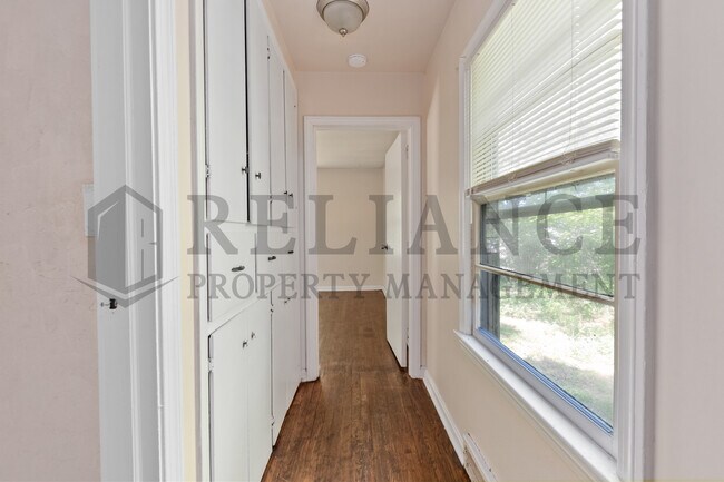 Building Photo - 1421 N Holyoke St