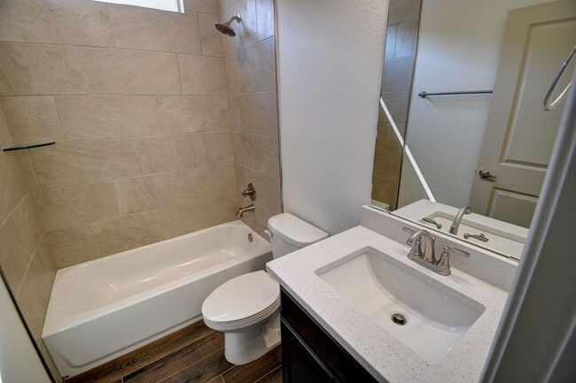 Building Photo - AMAZING SANTA FE LIVING