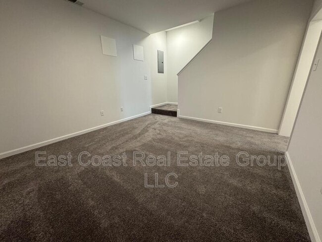 Building Photo - 11 Snowdrop Ct