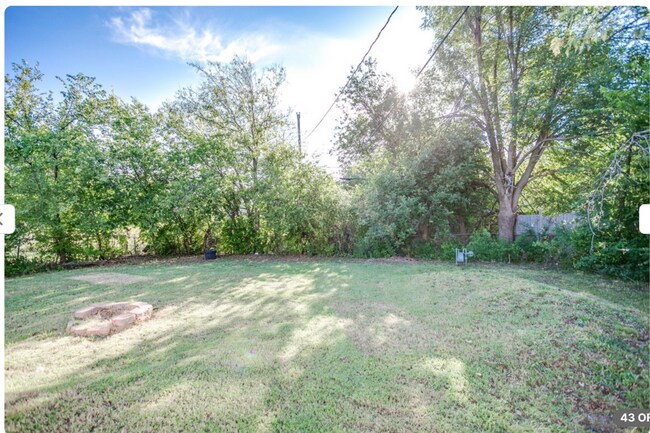 Building Photo - ASK ABOUT OUR VALENTINES DAY MOVE-IN SPECI...