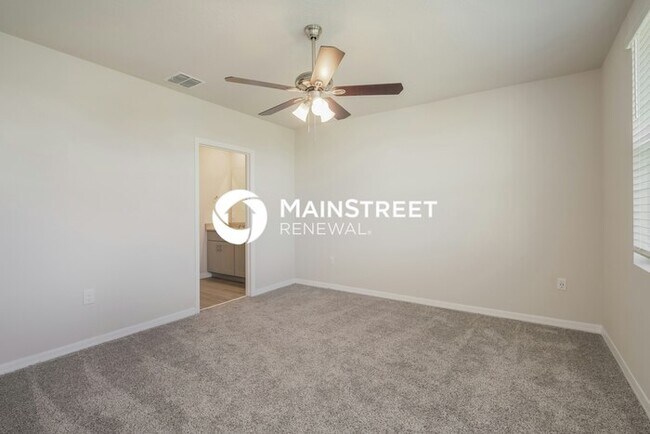 Building Photo - 3 Bedroom Pet-Friendly Home in St. Cloud, FL with Main Street Renewal