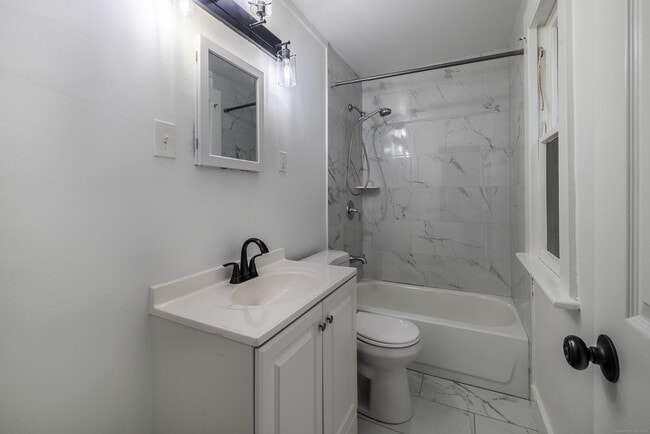 Building Photo - 106 Wooster St