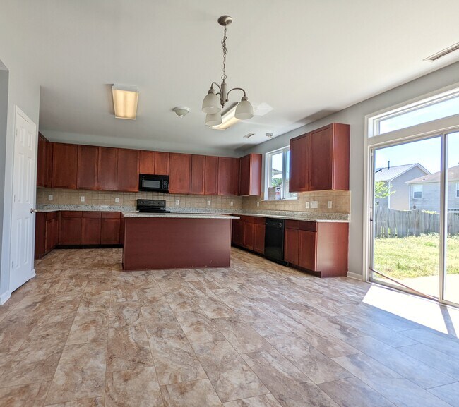 Building Photo - 343 Edgecroft Way