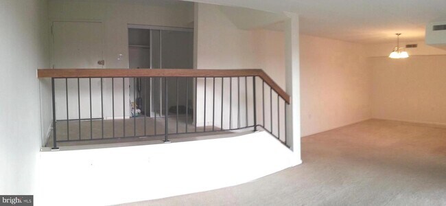 Building Photo - 128 Roberts Ln