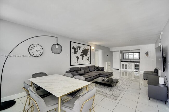 Primary Photo - 3725 S Ocean Dr