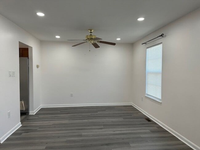 Building Photo - 6212 Spring Knoll Dr