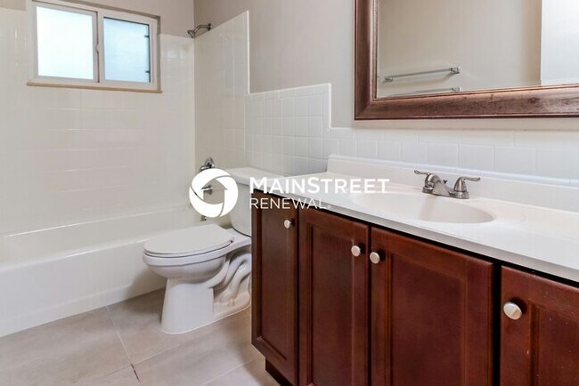 Building Photo - 3 Bedroom Pet-Friendly Home in Lutz, FL wi...