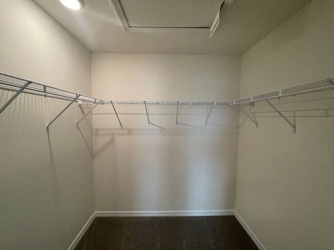 Building Photo - Beautiful 3 Bedroom 2.5 Bathroom Townhome in Windrose