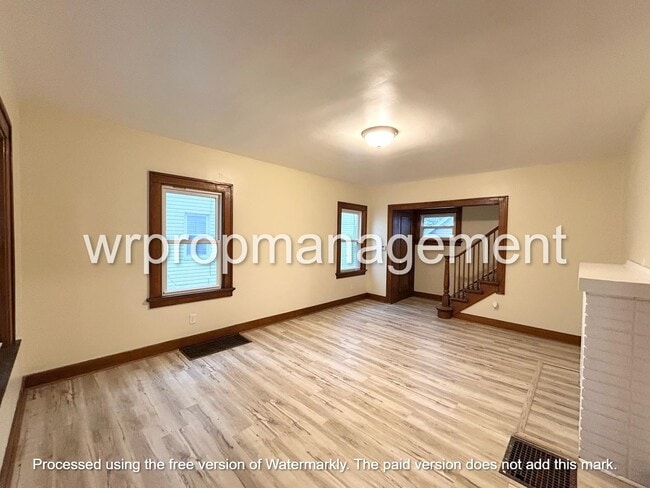 Building Photo - 4121 Kingsbury Ave