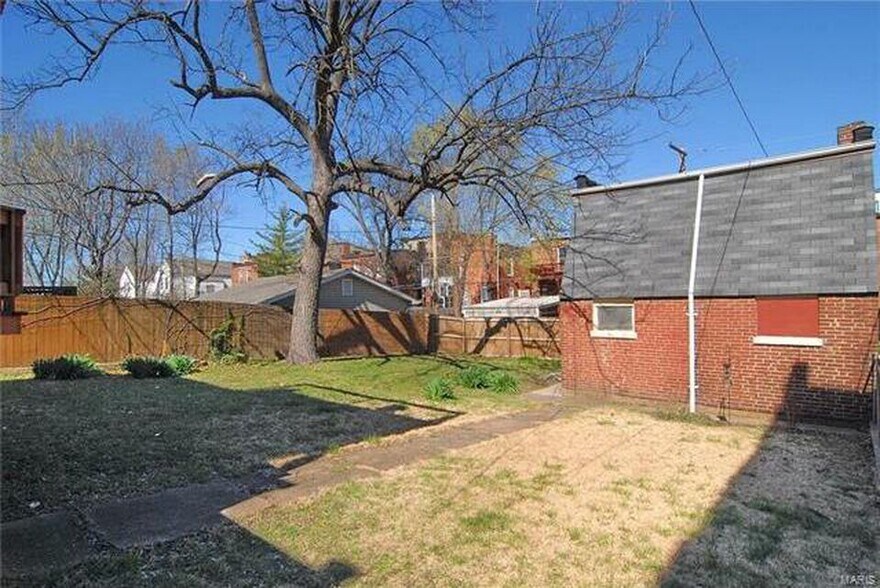 Backyard - 2707 Ann Ave
