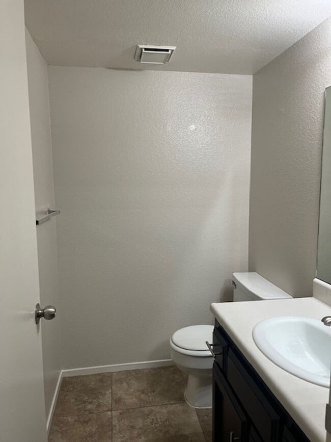 Building Photo - BC817-11