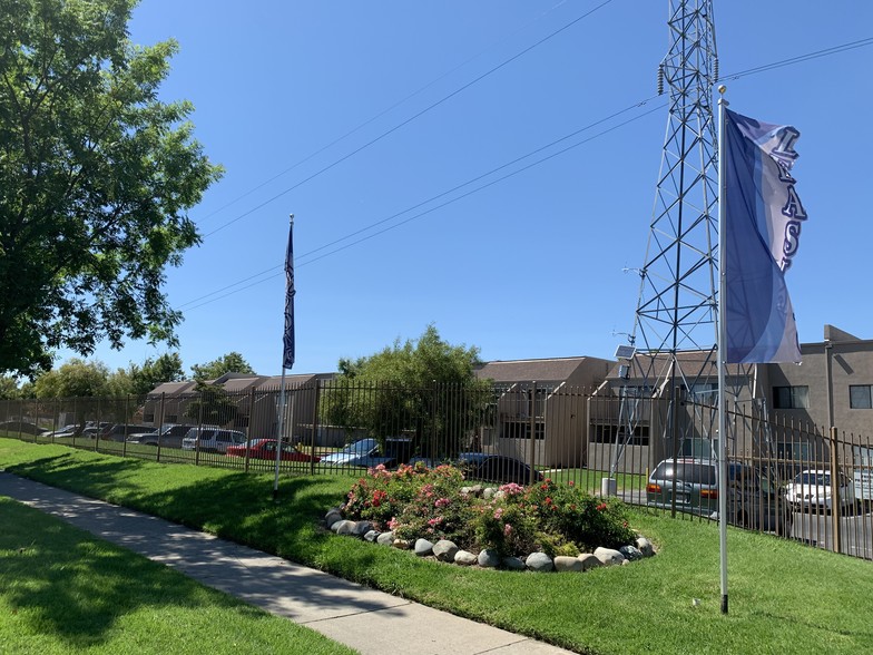 Primary Photo - Cedar Ridge Apartments