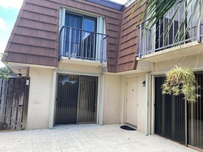 Primary Photo - 2811 28th Ct