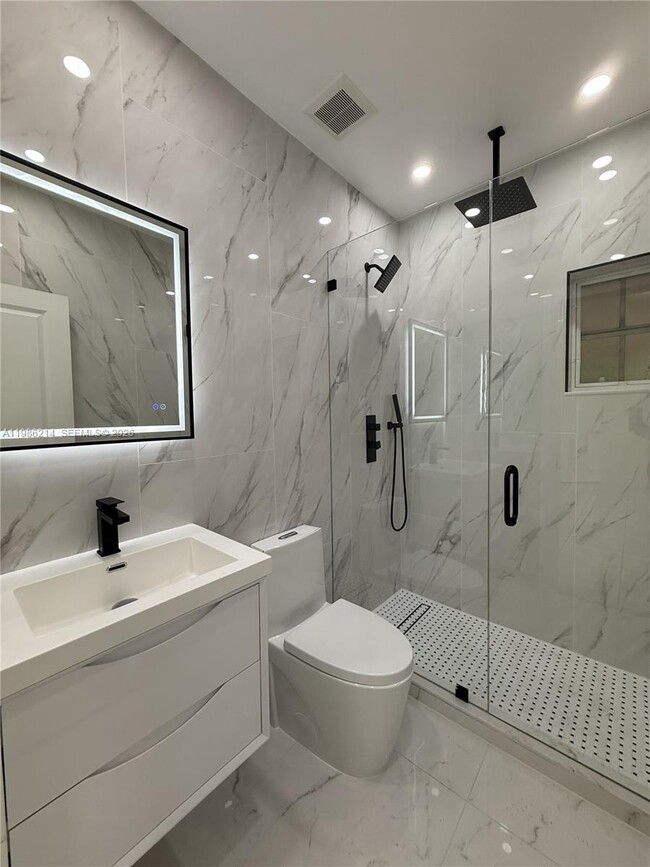 Building Photo - 820 Lorca St