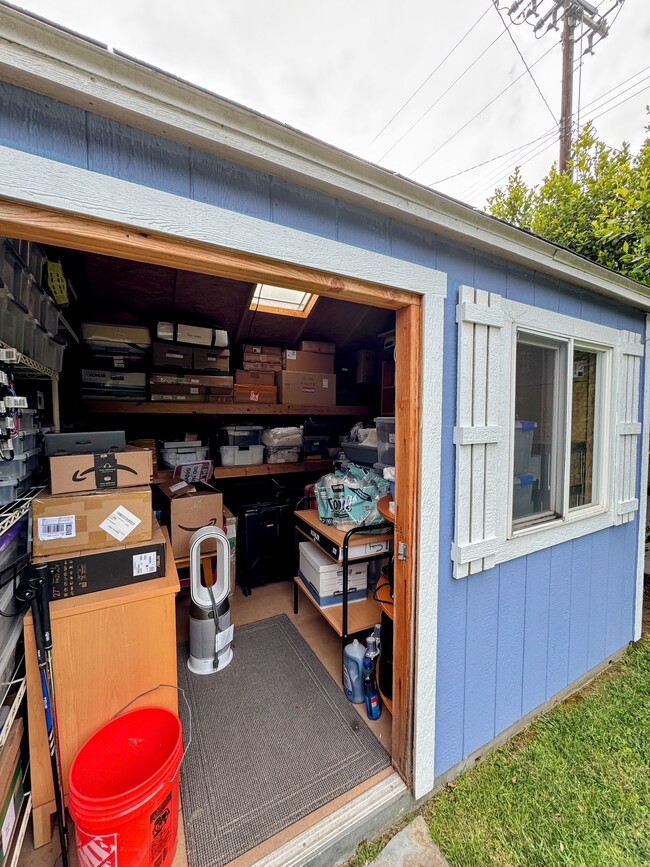 Storage shed - 2457 Ashland Ave