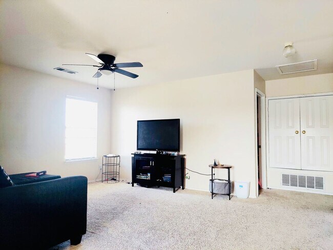 Building Photo - Coming Soon Spacious 4-Bedroom Home for Re...
