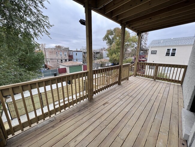 Building Photo - 1024 N Monticello Ave
