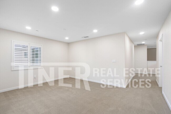 Building Photo - 632 Whitewater Wy