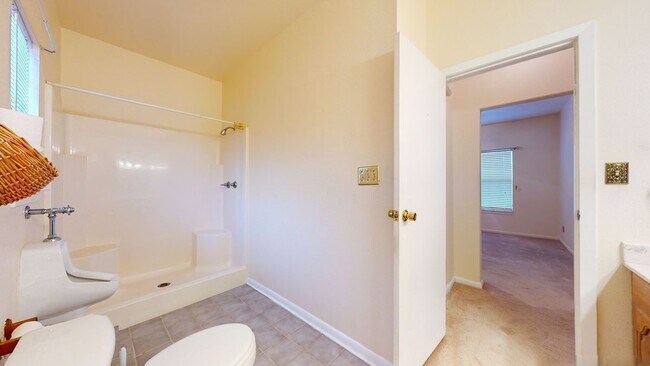 Building Photo - 1371 Nightingale