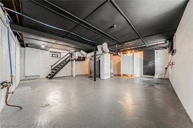 Building Photo - 3995 E 154th St