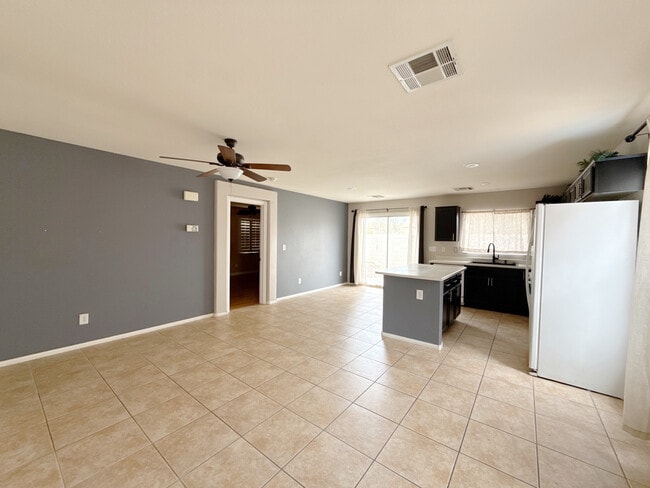 Building Photo - 824 Blushing Rose Pl