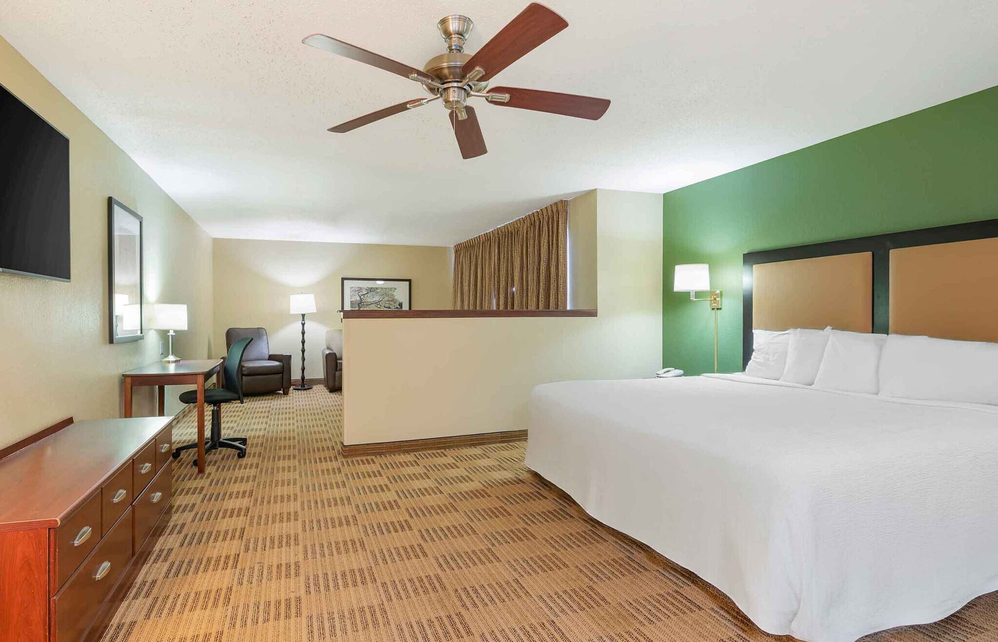 Building Photo - Furnished Studio-Colorado Springs - West