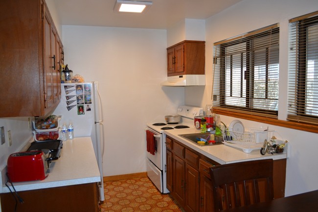 Interior Photo - 14 Taylor Ave