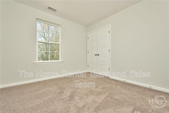 Building Photo - 293 McCrady Dr