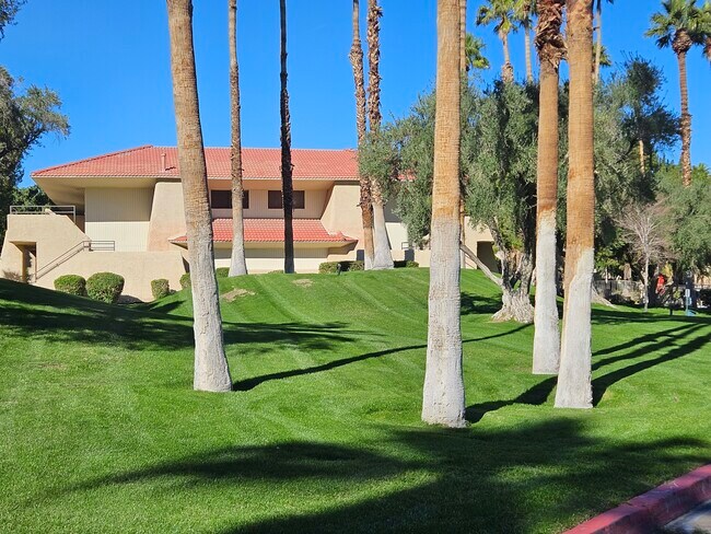 Well cared for grounds - 2809 N Los Felices Cir E