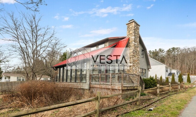 Building Photo - 4 Riddle Rd