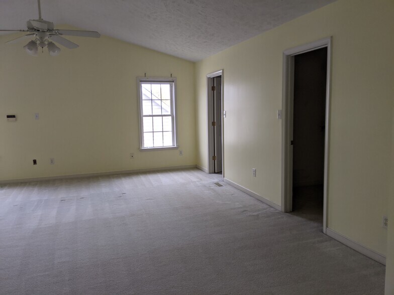 Master bedroom with walk in closets - 10913 Brunson Way