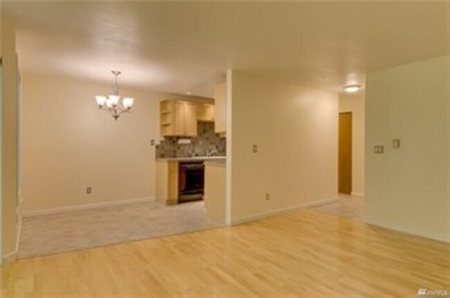 Building Photo - 1Bd/1Ba Kirkland Condo