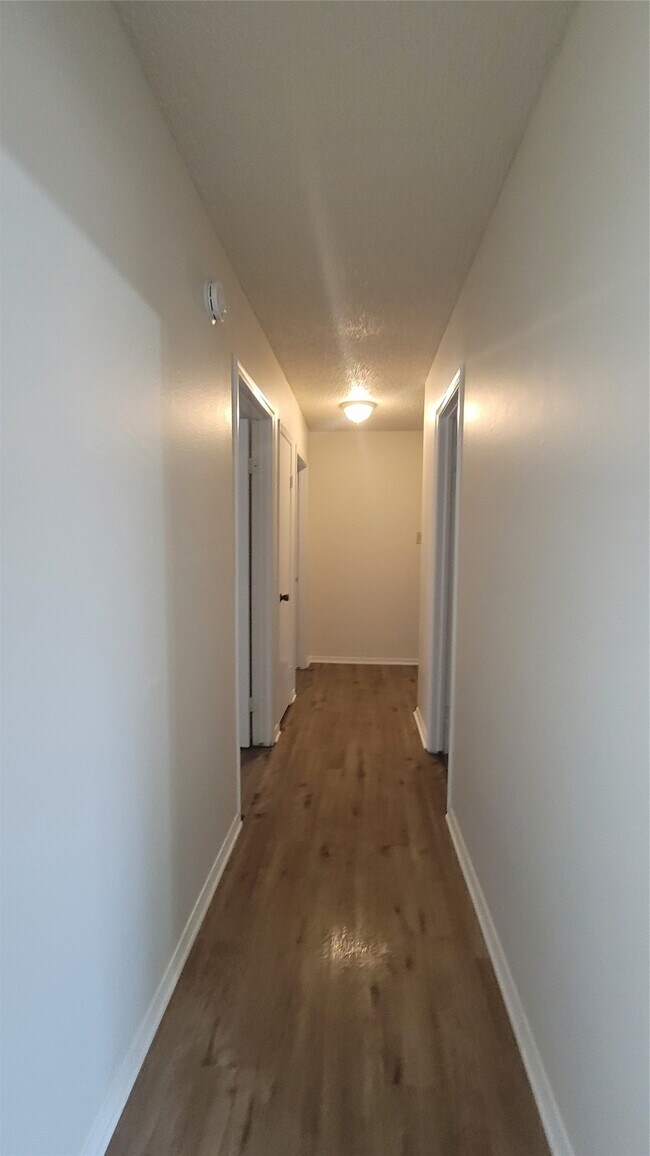 Building Photo - 18214 Almonte Ln