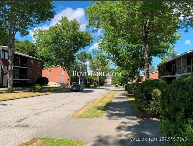 Building Photo - 43 Longrale Park