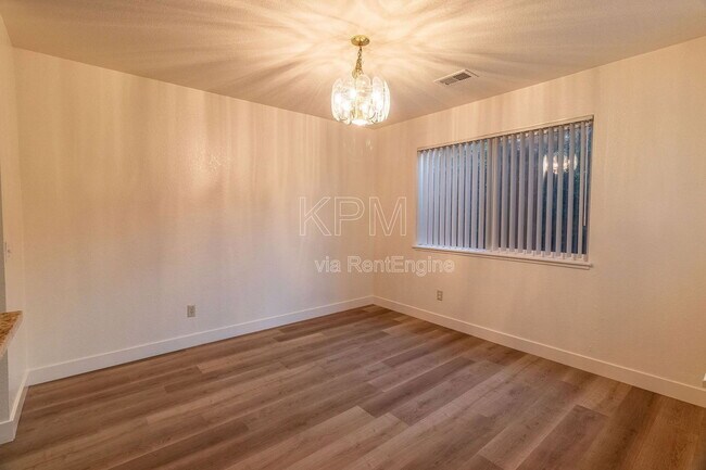 Building Photo - 4609 Da Vinci Dr