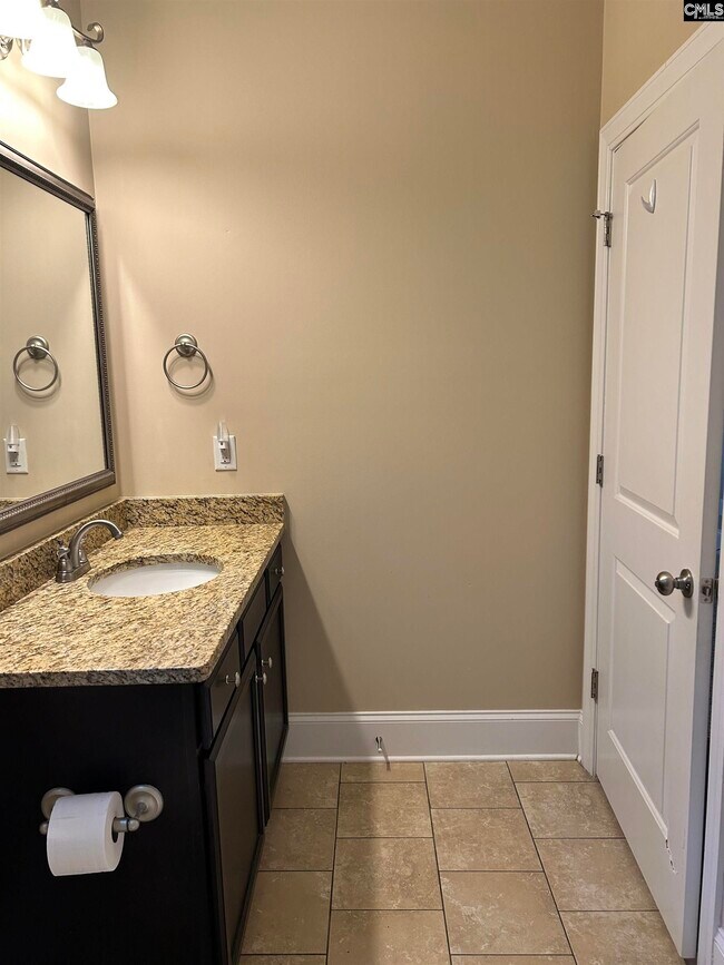 Building Photo - 105 High Bluff Ln