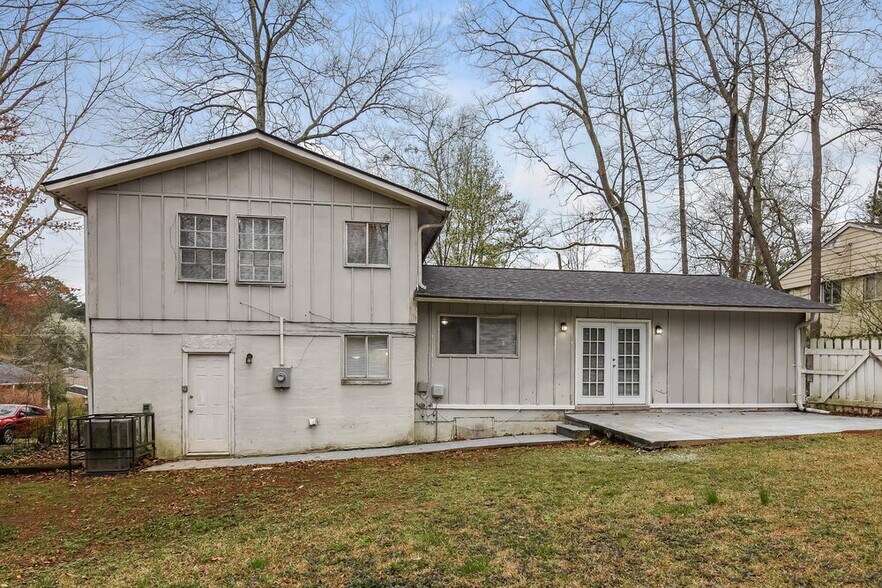 Building Photo - 448 King Arthur Ct