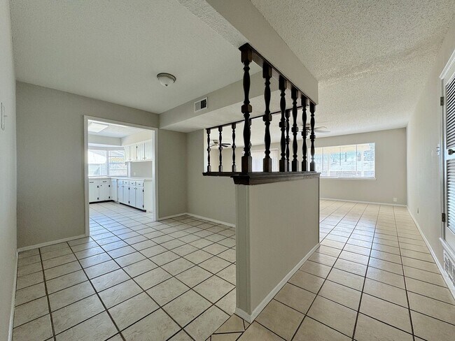 Building Photo - 10200 Galahad Way