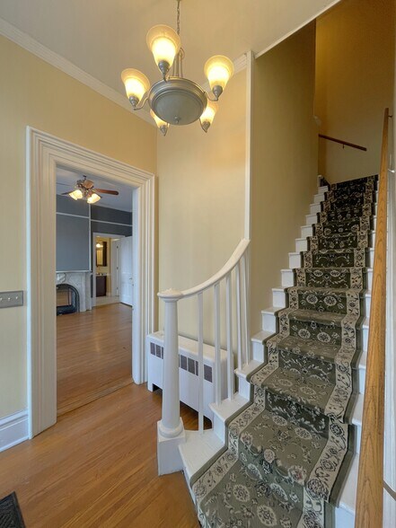 463 W. Church Foyer - 463 W Church St