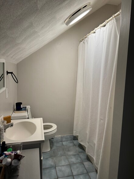 BR2 - 69 Frederick Ave