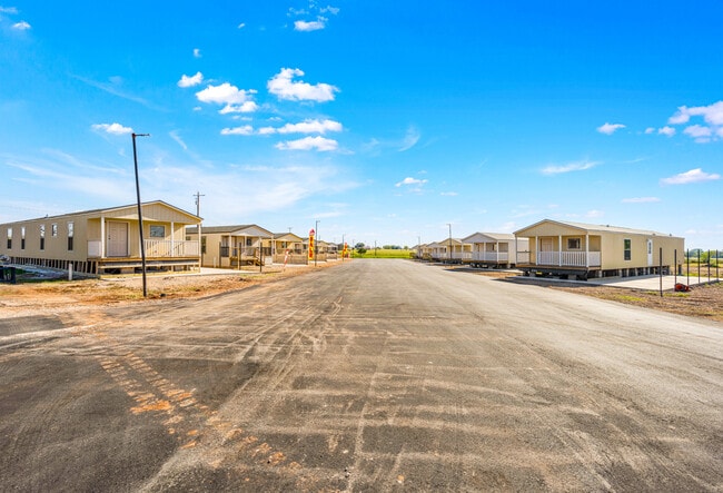 Building Photo - 2301 NW Sheridan Rd